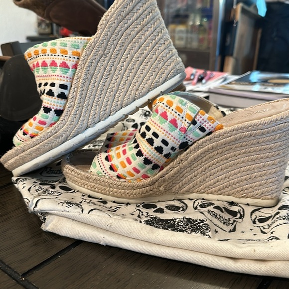 Toms Monica Mule Embroidered BOHO Espadrilles US 9.5 Striped Wedges Sandals - Picture 7 of 7